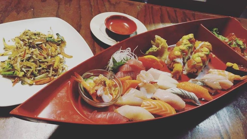 Omakase Sushi Boat